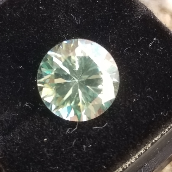 Sale! Loose green moissanite 2.5 carats plus - Picture 10 of 16